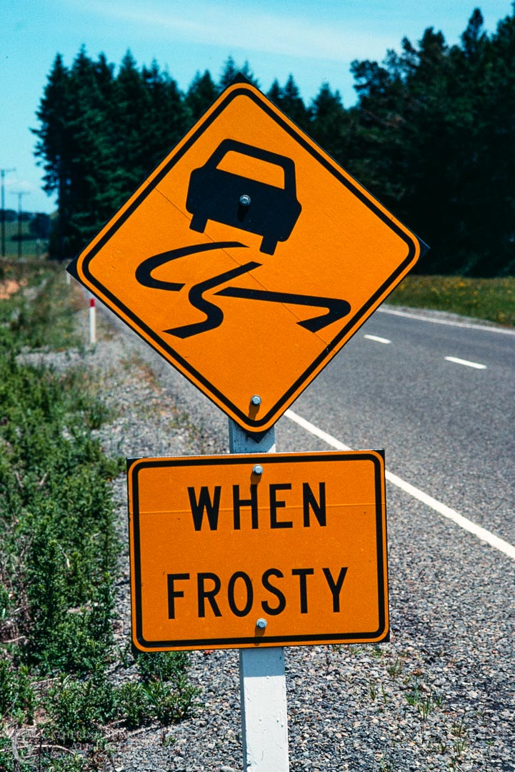 1988_NZ_016: vertical, New Zealand, road sign