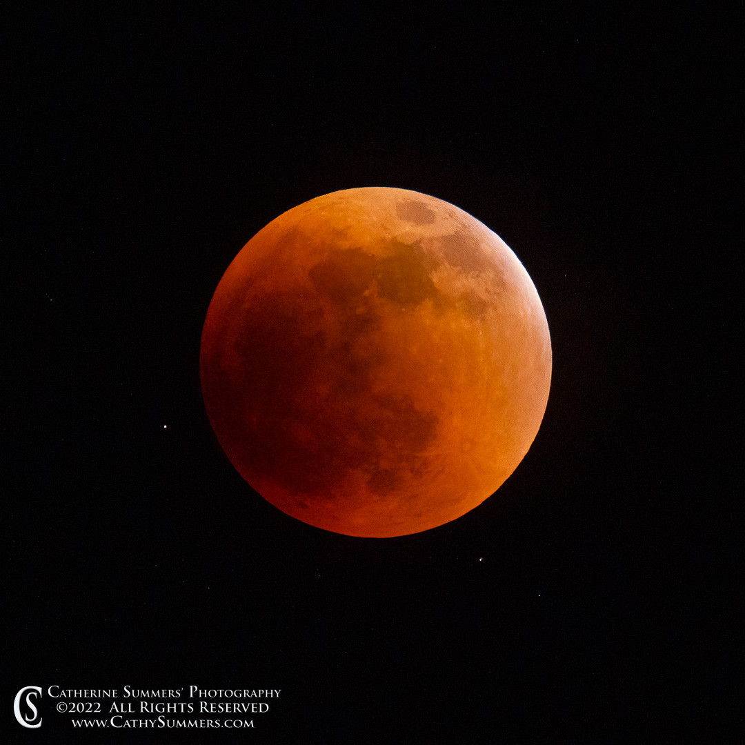 20220515_210: square, lunar eclipse