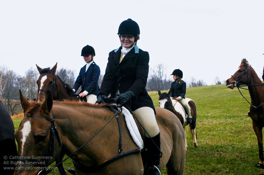 F2003_119: 2003, Farmington Hunt, Fox Hunting, Thanksgiving Hunt, Wilma Mangione