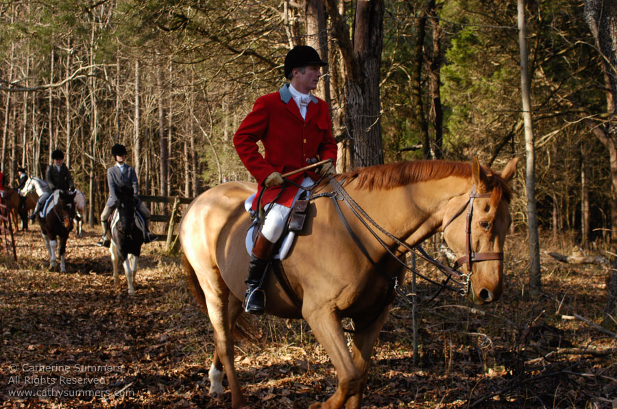 F2003_177: 2003, Farmington Hunt, Fox Hunting, Bok Summers, Whipper-In