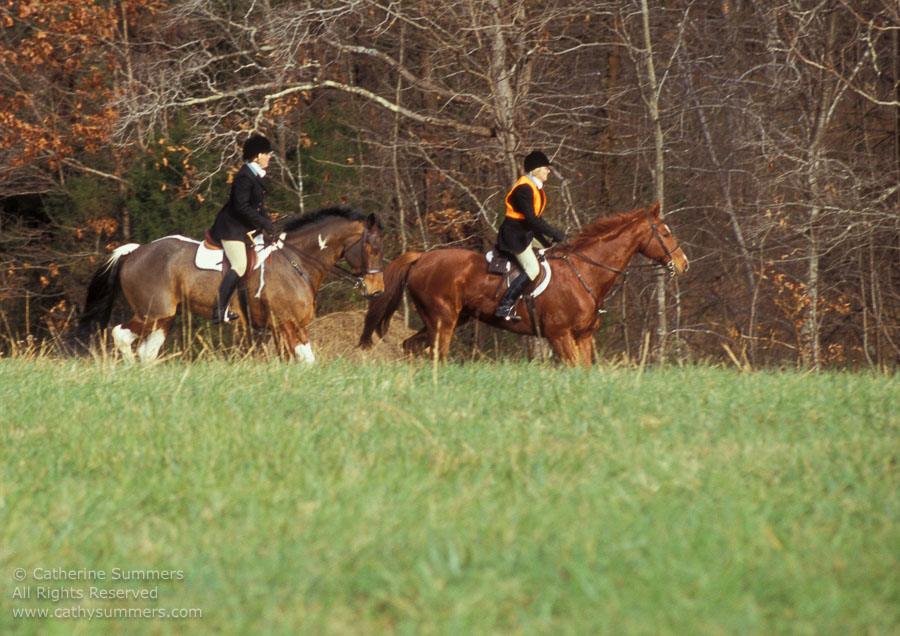 F2004_1127_22: Farmington Hunt, Fox Hunting, 2004, Pam French, Kay Butterfield