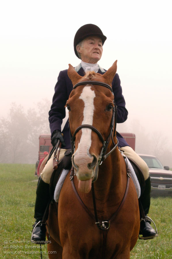 F2004_OH_15: vertical, Farmington Hunt, Fox Hunting, Jill Summers, Shotgun, 2004, Opening Meet