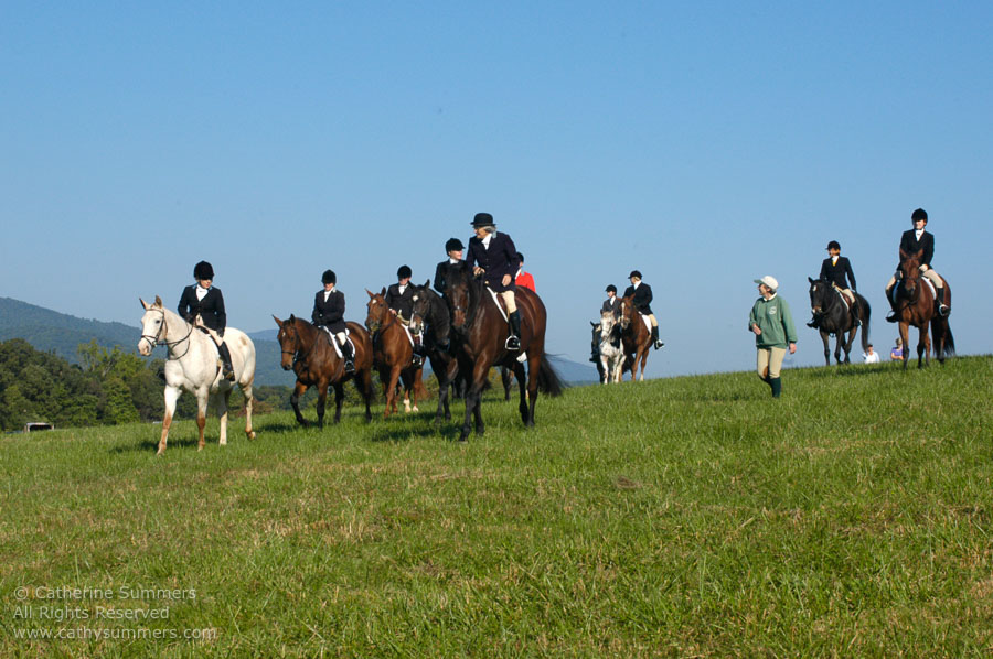 F2005_023: Farmington Hunt, Fox Hunting, 2005, Elliewood Baxter, Sherry Buttrick, Gloria Fennel