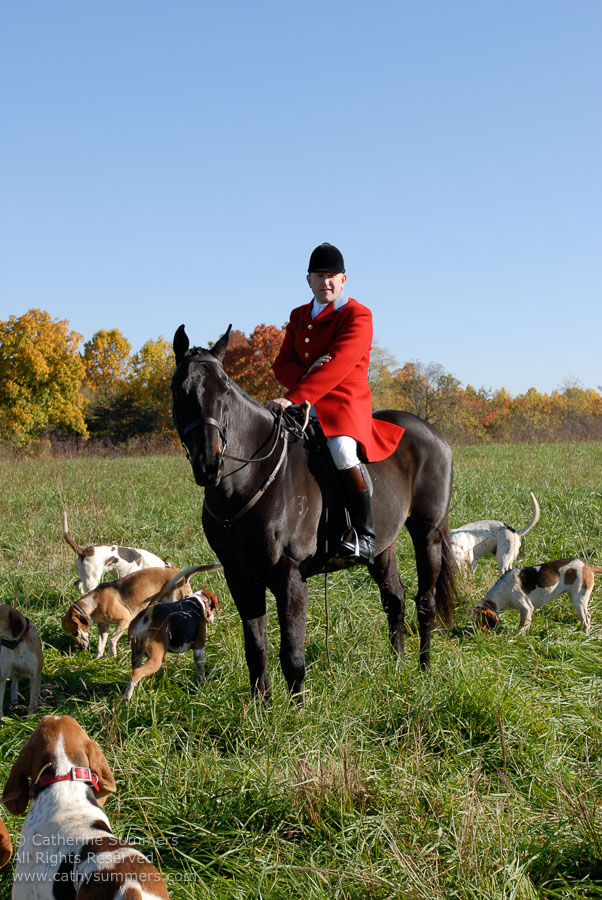 FH2006_008: Farmington Hunt, Fox Hunting, 2006, Daron Beeney, hounds, Huntsman