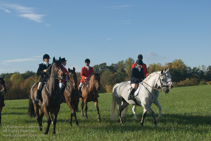 FH_2007_007: Farmington Hunt, Fox Hunting, Opening Meet, Hidden Fox, Chris Middleton, Kim Gall, The Field