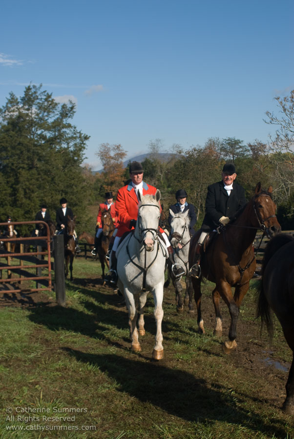 FH_2007_010: Farmington Hunt, Fox Hunting, Opening Meet, Hidden Fox, Mark Thompson
