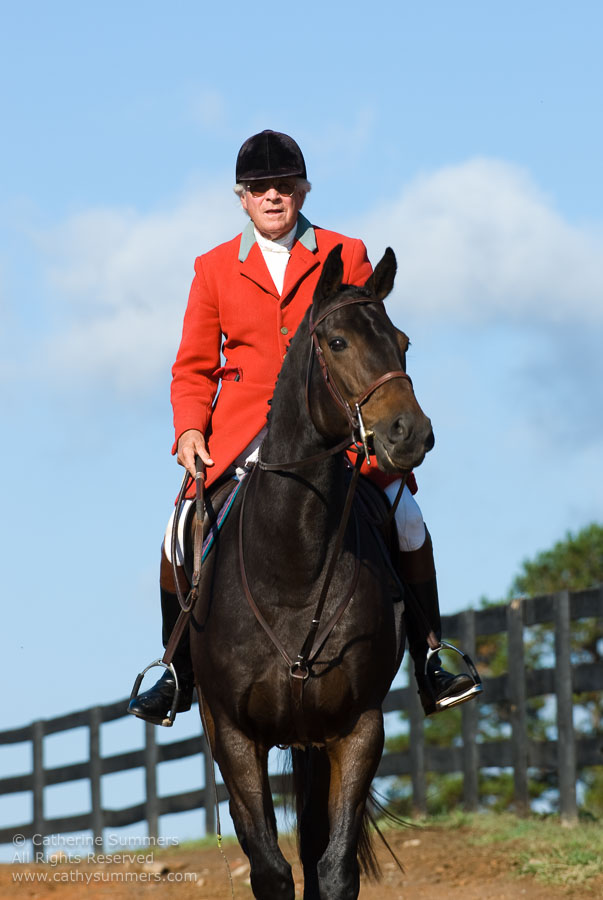 FH_2007_015: Farmington Hunt, Fox Hunting, Opening Meet, Whip, Hidden Fox, Pat Butterfield