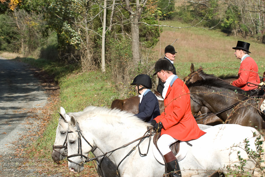 FH_2007_019: Farmington Hunt, Fox Hunting, Opening Meet, Hidden Fox, Mark Thompson, Shelly Thompson