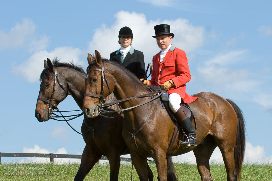 FH_2007_050: Farmington Hunt, Fox Hunting, Opening Meet, Hidden Fox, Chris Middleton, Kim Gall