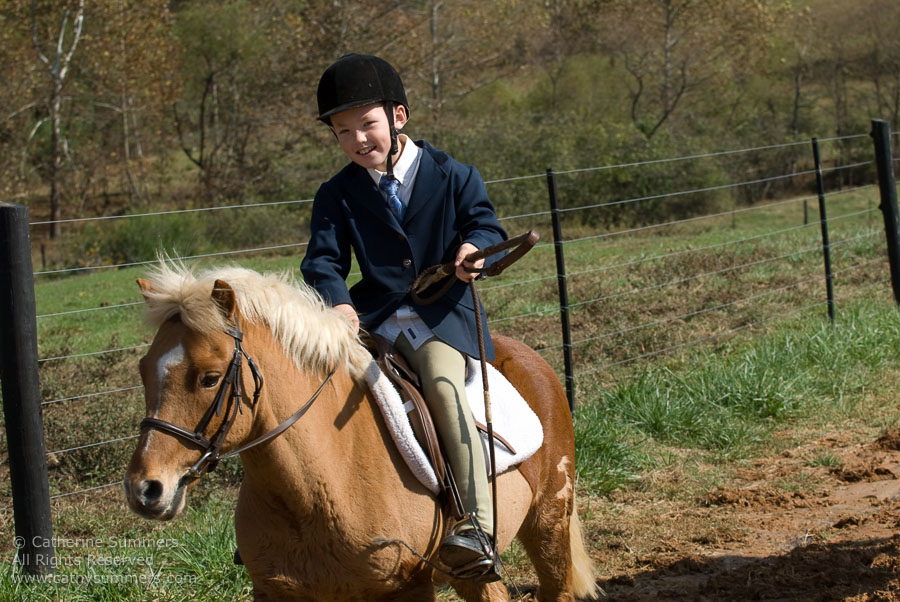 FH_2007_052: Farmington Hunt, Fox Hunting, Opening Meet, Hidden Fox