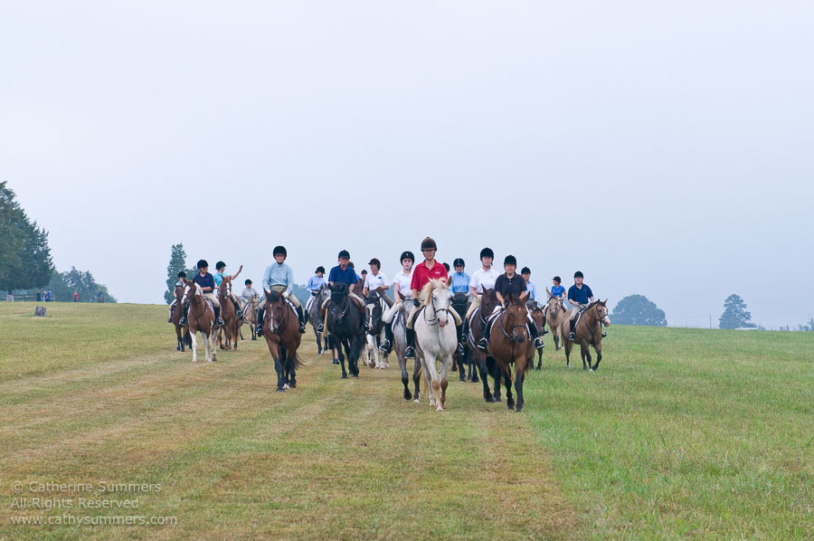 FH_20090907_037: Farmington Hunt, Fox Hunting, Foxfield, Bobbie Wells, cubbing, Hilltoppers, Liz King