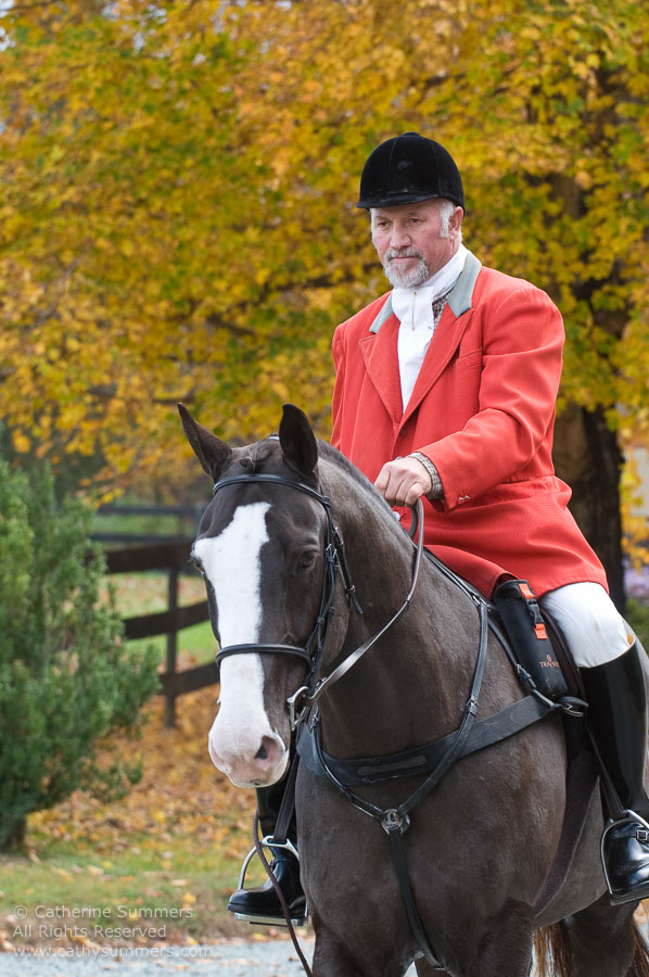 FH_20091031_167: Fox Hunting, Opening Meet, Tommy McCauley, Hidden Fox