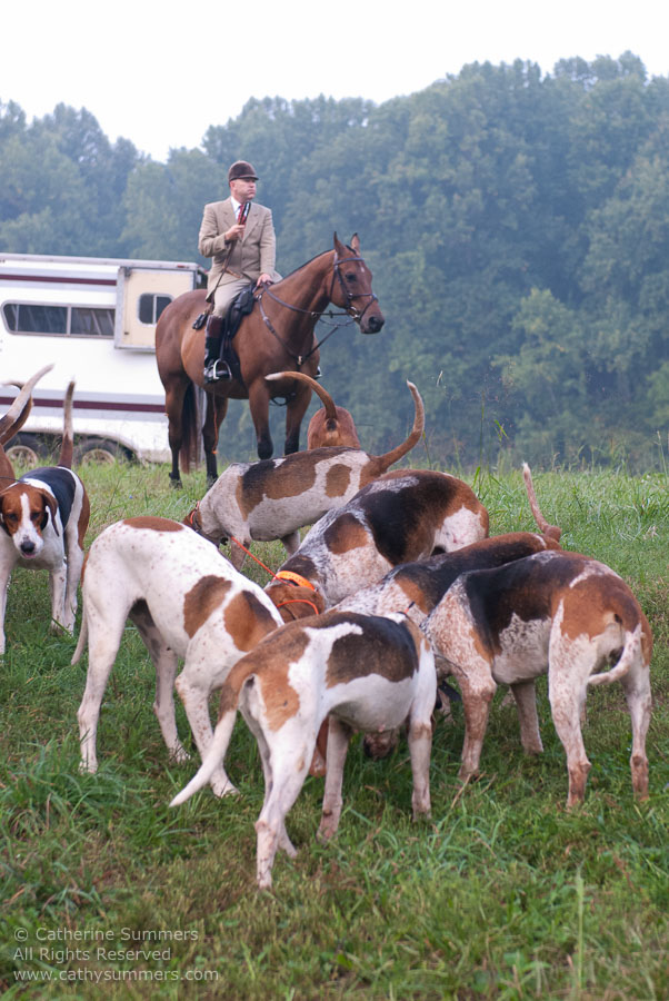 FH_20110905_018: Daron Beeney, hounds, cubbing, Mint Meadows